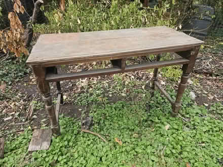 Photo of free Desk (Nw11) #1