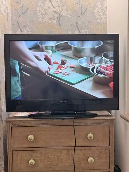Photo of free 32” celcus Tv (Little Heath RG31) #1