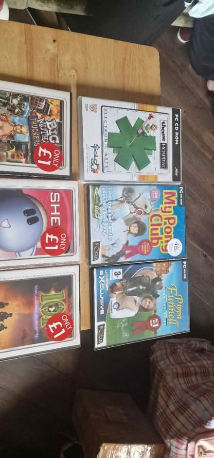 Photo of free Bundle of games (Elgin IV30) #1