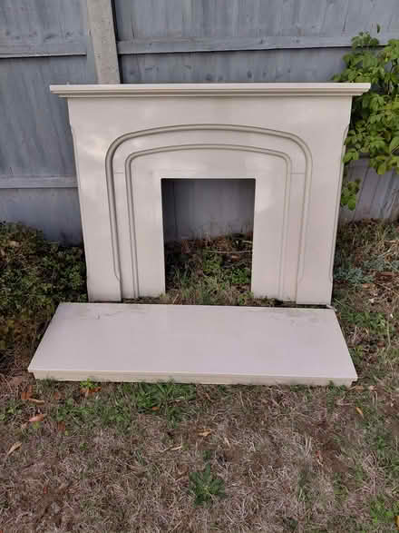 Photo of free electric fire and fireplace surround (Walton-on-Thames KT12) #1