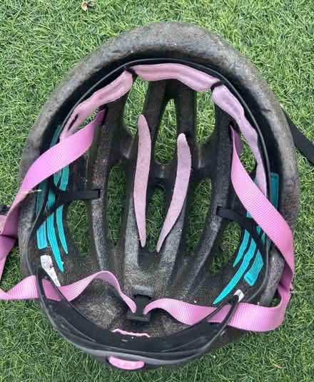 Photo of free Giro Skyline Bike Helmet (Weybridge KT13) #3