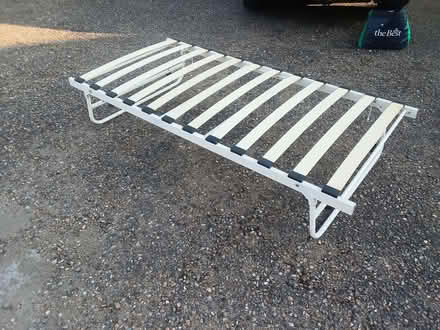 Photo of free Guest bed / Single bed / Trundle bed [No mattress] (Sunbury-on-Thames KT12) #1