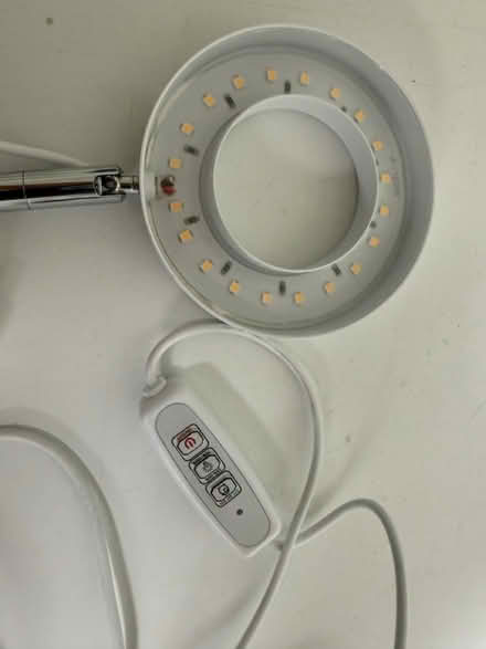 Photo of free USB-powered plant growing light (Valencia Avenue, Sunnyvale) #3