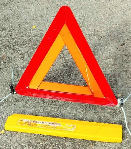 Photo of free warning triangle for motorists (Lambridge BA1) #1