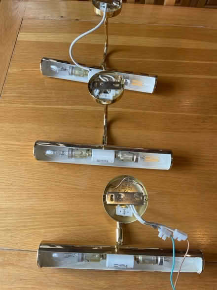 Photo of free 3 gold wall mounted picture lights (Luton LU1) #2