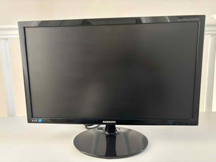 Photo of free Samsung 23” monitor (Sw209bq) #1