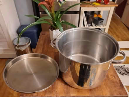 Photo of free Large cooking pot (Sheddingdean RH15) #1
