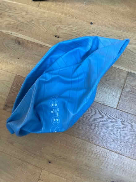 Photo of free Gym Ball (Central Woodley RG5) #1