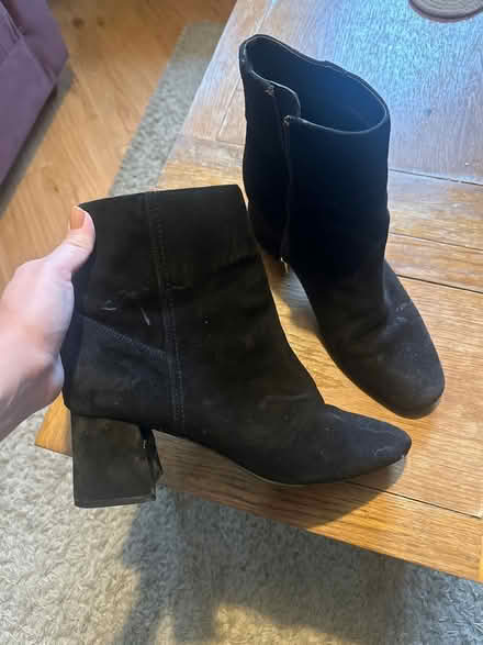 Photo of free Size 8 black boots (S101NR) #2