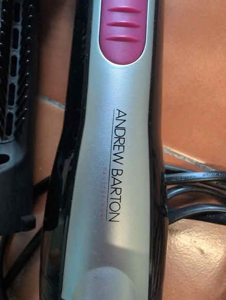 Photo of free Hot air styler and curling brush (Hastings TN34) #3
