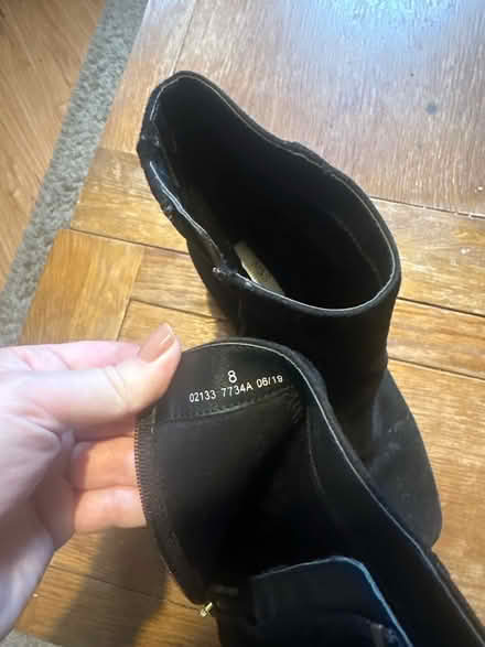 Photo of free Size 8 black boots (S101NR) #3
