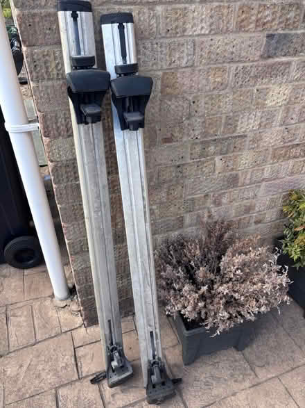Photo of free Thule roof bars (Abingdon OX14) #1