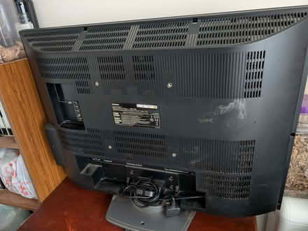 Photo of free 32 Inch Toshiba TV Model 32WLT66 (Rusholme M14) #2
