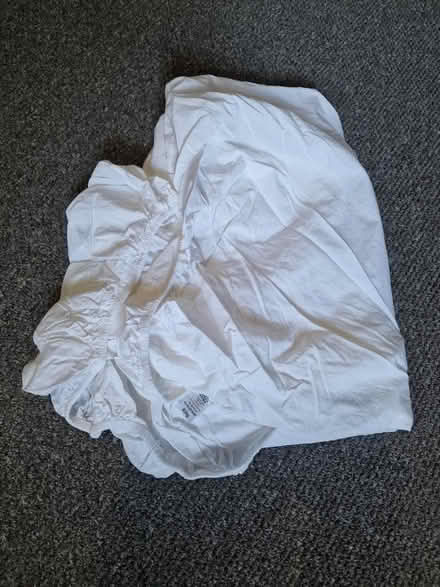 Photo of free Kingsize White fitted sheet (Warrington WA2) #1