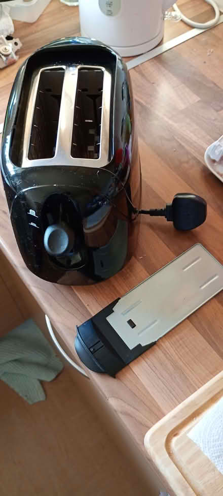 Photo of free toaster (Stafford ST16) #2
