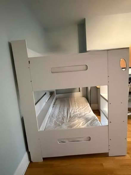 Photo of free White Single Bunk Bed Frame & 2 Mattresses – Fair Condition (Forest Hill SE23) #4