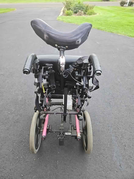 Photo of free child's wheelchair (18929) #4