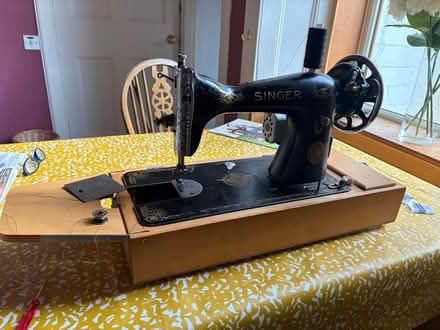 Photo of free Singer Sewing machine (Leith, EH6) #3