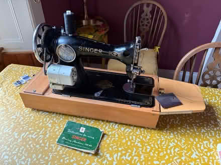 Photo of free Singer Sewing machine (Leith, EH6) #2