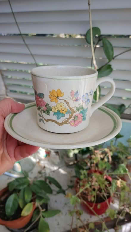 Photo of free Two tea cups with saucers (Trinity Bellwoods) #1