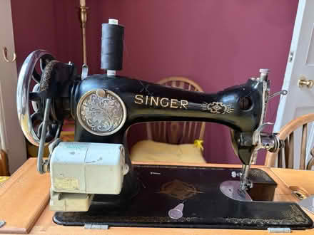 Photo of free Singer Sewing machine (Leith, EH6) #1