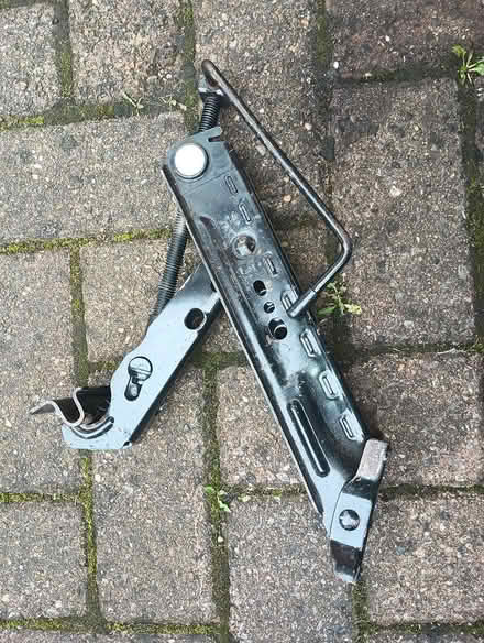 Photo of free Compact Car Jack (Nuthall NG16) #3