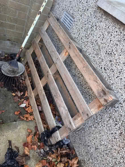 Photo of free Pallet and old fence. (Stoneybank EH21) #1