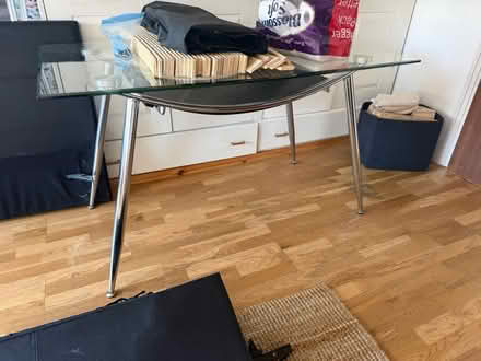 Photo of free Glass table (Greenford ub6) #3