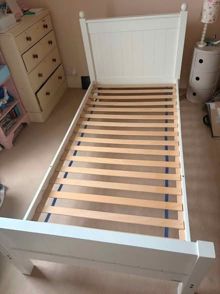 Photo of free Single bed frame white (Battersea Wandsworth SW11) #1