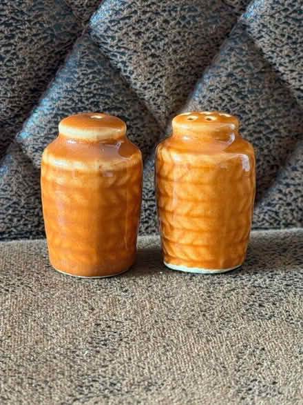 Photo of free Small ceramic salt n pepper shakers (Biggleswade SG18) #1