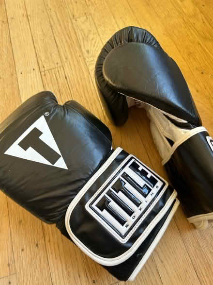 Photo of free Title Boxing Gloves and Wraps (East Queen Anne, Seattle) #4