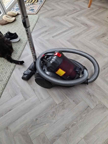 Photo of free Bagless hoover (Sm1 4nf) #1
