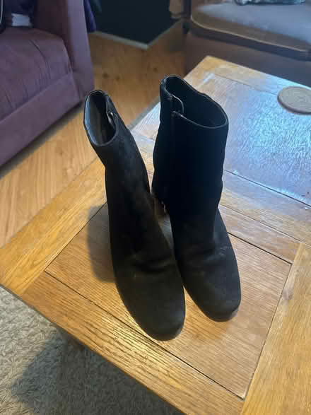 Photo of free Size 8 black boots (S101NR) #1