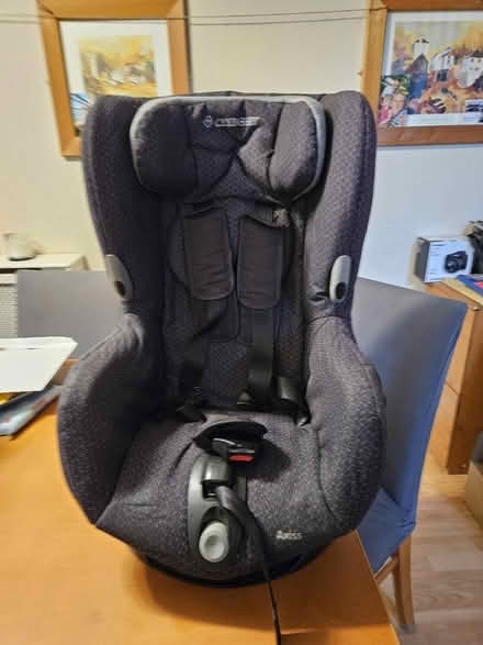 Photo of free non isofix rotating car seat (Bearwood BH11) #1