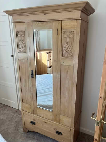 Photo of free Wardrobe (Witney OX28) #1