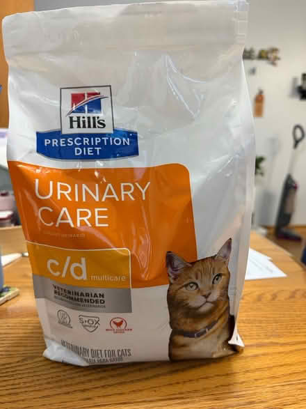 Photo of free Hills prescription diet C/D (Bensenville) #1