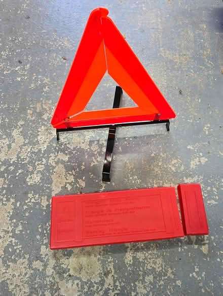 Photo of free Warning triangle (BH24 Ringwood) #1