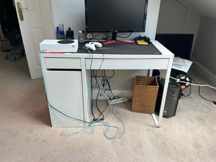 Photo of free desk (Barnes SW13) #1