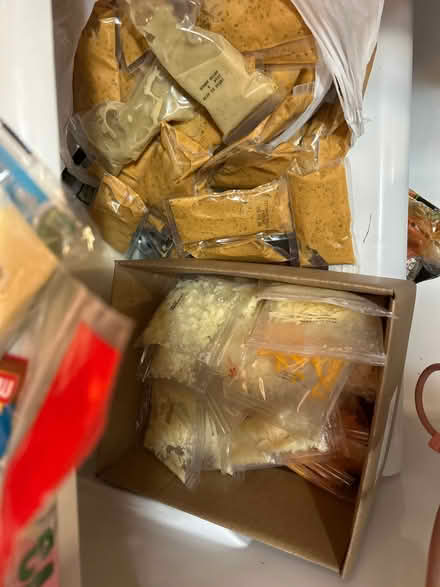 Photo of free MANY Salad kits minus lettuce (Marley) #1