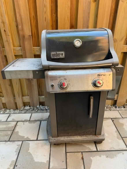 Photo of free Weber Spirit Gas Grill (Rosslyn) #3