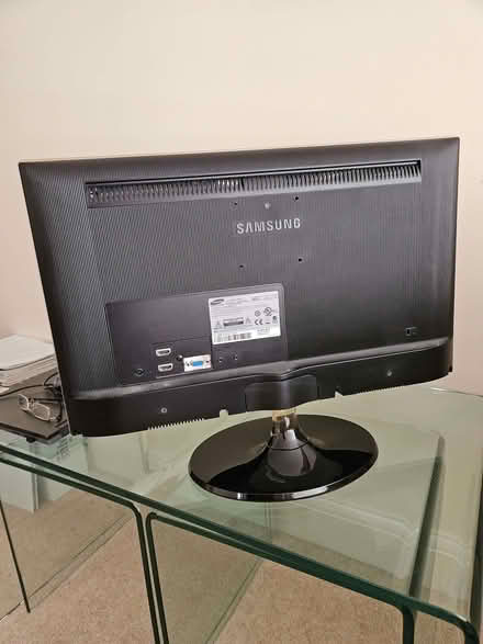 Photo of free 24 inch Samsung computer monitor (Otford TN14) #3