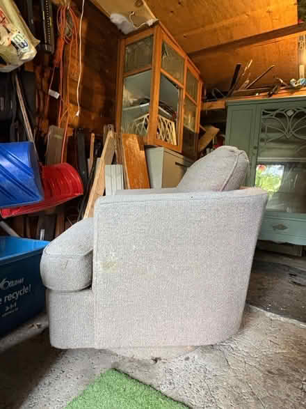 Photo of free Comfy swivel chair (Civic Hospital near Hintonburg) #4