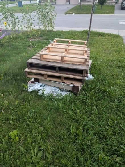 Photo of free Wooden Pallets (K2T0L2) #1