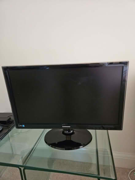 Photo of free 24 inch Samsung computer monitor (Otford TN14) #1