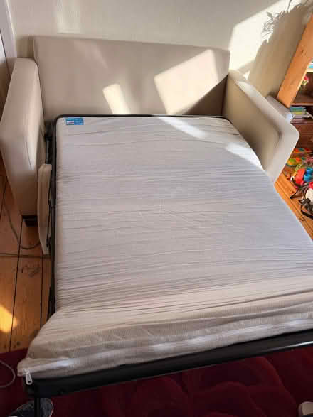 Photo of free Cream soda bed (Matlock DE4) #2