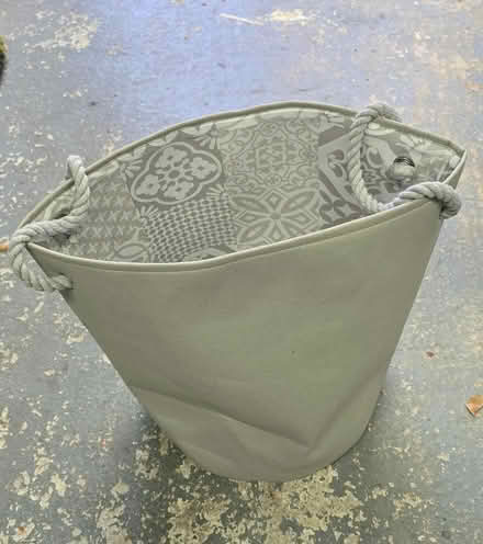Photo of free Laundry bag (BH24 Ringwood) #1