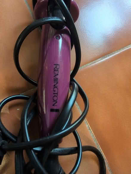 Photo of free Hot air styler and curling brush (Hastings TN34) #2