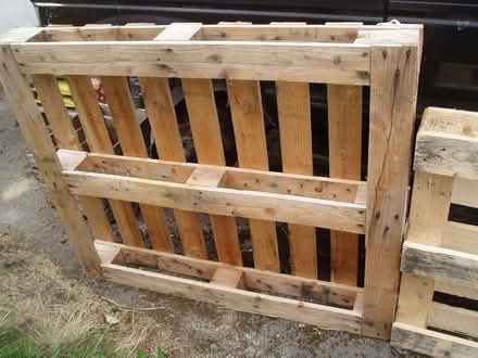Photo of free Pallet 120cm x 100cm. Good Clean Condition. (Yateley GU46) #2