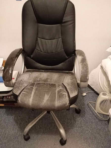 Photo of free Office chair (Banstead SM7) #1