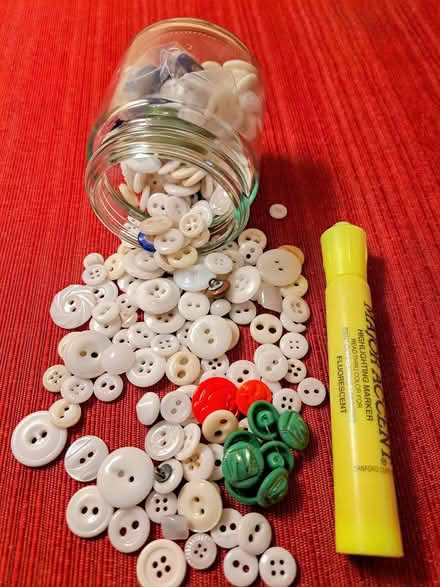Photo of free China and glass buttons (69th Street, Upper Darby) #1